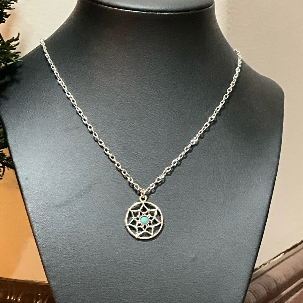 Silver dreamcatcher necklace and earring set - Picture 2 of 7